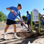 Diana Taurasi Instagram - Had a great time lending a hand at this special playground build! A big thank you to @carmax and @kaboom for the continued investment in the Phoenix community.