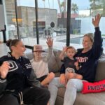 Diana Taurasi Instagram - I’m pulling for the Huskies this March! #CoxPartner Get in the Husky spirit with me by using @coxcommunications #BetheBobble filter and cheer on the @uconwbb and @uconmbb to make history like we did in 2004 💍💍 Who are you rooting for? #GoHuskies #BleedBlue