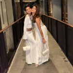 Diane Leyre Instagram - Soirée d’intégration de notre reine @evegillesoff 🤍 toutes les deux habillées en @bashparis *produit offert