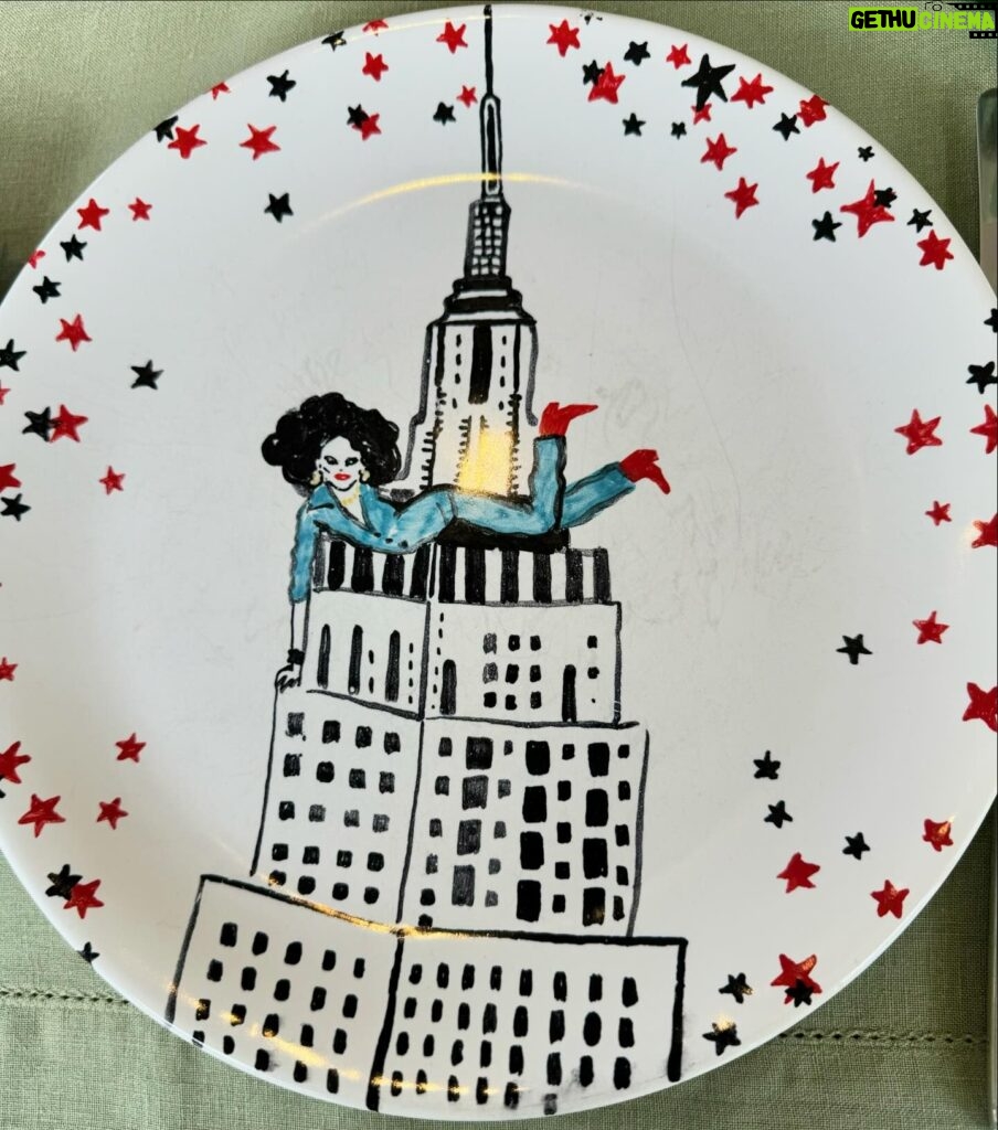 Diane van Fürstenberg Instagram - Springtime in NYC ! … plates @konstantinkakanias