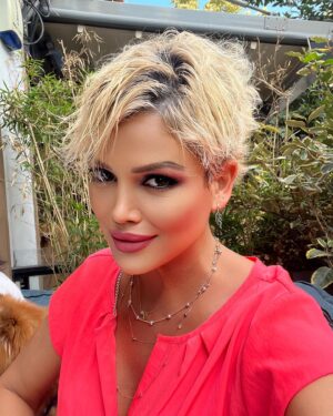 Didem Taslan Instagram - Güzelliklerle dolu bir hafta diliyorum⭐️🧿🎉🌺❤️ #günaydın #goodmorning #didemtaslan #actress #model #hello #world #somebody #explore #photooftheday #holiday #august #lifestyle #colorful #time #friends #amazing #happytime #istanbul #turkey #sometimes #instadaily