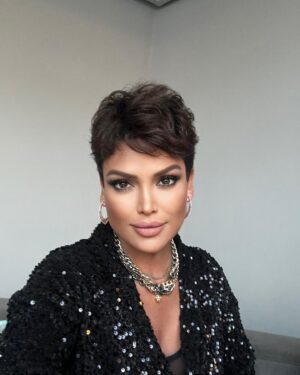 Didem Taslan Instagram - Huzurlu akşamlar🌺🧿🎉😇🥰❤️ #iyiakşamlar #goodevening #didemtaslan #actress #model #wednesday #june #photooftheday #instagood #explore #smile #colorful #lifestyle #moment #amazing #time #atthemoment #summer #istanbul #turkey