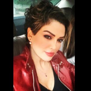 Didem Taslan Instagram - Sevdiklerinizle mutlu pazarlar, günaydınlar 🌺🎉🧿🥰 #günaydın #didemtaslan #model #actress #goodmorning #everybody #hello #sunday #photooftheday #snowday #january #smile #lifestyle #instamood #smile #explore #goodmorningpost #amazing #timeless #istanbul #turkey