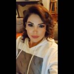 Didem Taslan Instagram - Good evening😉🧿🌺 #didemtaslan #actress #smileeverytime #goodevening #daybyday #photooftheday #sometimes #thinkpositive #lifeisgood #explore #instalike #justdoit #istanbul #turkey