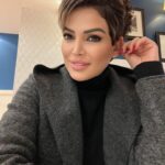 Didem Taslan Instagram - Günaydın🌺🎉💙 #didemtaslan #günaydın #goodmorning #actress #model #hello #everybody #photooftheday #smile #lifestyle #december #keşfet #colorfull #friday #weekend #explore #amazing #instamood #istanbul #turkey