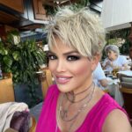 Didem Taslan Instagram - Boaz keyfi🧿🌺 #didemtaslan #iyiakşamlar #goodevening #actress #model #hello #friday #lifestyle #photooftheday #smile #amazing #colorful #istanbul #justintime #summer #july #happyfriday