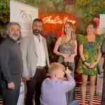 Didem Taslan Instagram - Çok değerli sanatçı dostlarımla, Sevgili Yönetmenimiz @kamill_cetin ile bizleri biraraya getiren @zenyapim la çok keyif alacağımız ve başarılı olacağımıza inandığımız @cingenekizizeugma filminin basın lansmanı için biraradayız👏🏻🧿🎉🌺❤️❤️❤️ 21 Mart da çekimlerine Antep’de başlayacağımız tüm ekip arkadaşlarıma başarılar diliyorum👏🏻🧿🌺 @orhanaydin.official @serkansengulofficial @celiahakan @orhanuslu27 @zeynonoyno @kubilaypenbeklioglu @denizoral33 @bulentcolakk