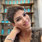 Didem Taslan Instagram - Yine yeniden eski kısa saçıma döndük sevgili kuaförüm @siyamiaydogdu ellerine sağlık🙏🏻🧿🎉🎊🌸 #didemtaslan #actress #model #hello #summer #finally #june #good #times #colorfull #lifestyle #hairstylist #shorthair #luckyday #etiler #siyamiaydogdu #haitstyle #itstime #istambul