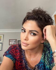 Didem Taslan Instagram - Huzurlu birgün olmasını diliyorum 👏🏻🌺🎉🥰🧿 #günaydın #hello #goodmorning #didemtaslan #model #actress #everybody #instadaily #keşfet #lifestyle #sometimes #goodday #smile #colorful #explore #amazing #time #spring #may #justdoit #photooftheday #istanbul #turkey