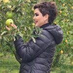 Didem Taslan Instagram - Yeşillikler içinde güzel bir gün👌🏻💯🧿🥰 #didemtaslan #actress #hello #green #model #smile #goodvibes #keşfet #daybyday #somewhere #photooftheday #amazing #luckyday #apple #instagood #explore #perfection #merzifon #goodtimes #nowornever