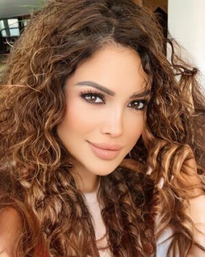 Didem Taslan Instagram - Günaaaaaaaaaydın👻😎☀️🌺🧿😍 #goodmorning #sunshine #didemtaslan #actress #model #hello #tuesdaymotivation #smile #photooftheday #alldayeveryday #explore #instagram #colorful #style #love #friends #amazing #istanbul #turkey