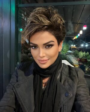 Didem Taslan Instagram - Günaydın🎉🧿🥰🌺 #günaydın #goodmorning #didemtaslan #actress #model #hello #march #photooftheday #lifestyle #explore #smile #instagood #colorful #goodvibes #sometimes #lifegoeson #amazing #justintime #istanbul #turkey