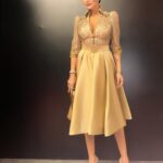 Didem Taslan Instagram - Her zaman özgün, elegant, her koleksiyonunda hangi tasarımı giysem diye karar veremediğim, kalbinin güzelliği işine de yansıyan Sevgili arkadaşım Esra’cım @ezrahcouture gece boyunca herkesin çok beğendiği ve sorduğu muhteşem tasarımını her zaman olduğu gibi gururla taşıdım. O güzel yüreğine, emeğine sağlık çok teşekkür ederim❤️❤️❤️🧿🧿🧿