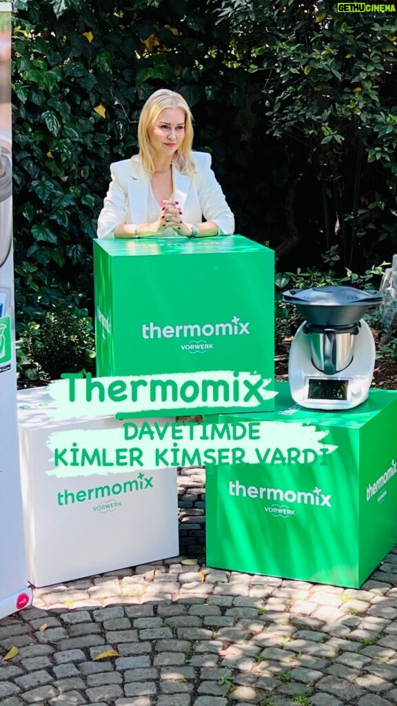 Didem Uzel Instagram - Bugün ki @thermomixtr davetimden kimler geldi kimler geçti. Gelen tüm dostlarıma kalpten teşekkür ederim; tuttuğunuz altına dönüşsün 💫💫 Daha bir sürü foto ve video var 🥰❤️ devamı da hikayelerde ☺️ #davet #reklam