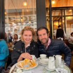 Didem Uzel Instagram - Bazı güzel anlar…. Kimsenin ne anlama geldiğini dahi bilmediği ama sadece benim o günkü koşullarda ne hissettiğimi anlatan fotolar…. Yüzlerde ki ifadelere bakın; mutluluk, tedirginlik, huzur ve bilinmezlik ne ararsanız var. Dedim ya bir tek ben bilirim o fotodaki ruh halini 💜🥰 #nohashtagneeded