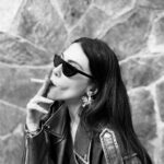 Dilara Aksüyek Instagram - Sigara, duyguları saklar ve duyguları saklamak da,sigara içmek de sağlığa son derece zararlıdır👽