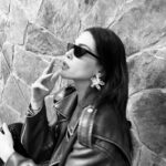 Dilara Aksüyek Instagram - Sigara, duyguları saklar ve duyguları saklamak da,sigara içmek de sağlığa son derece zararlıdır👽
