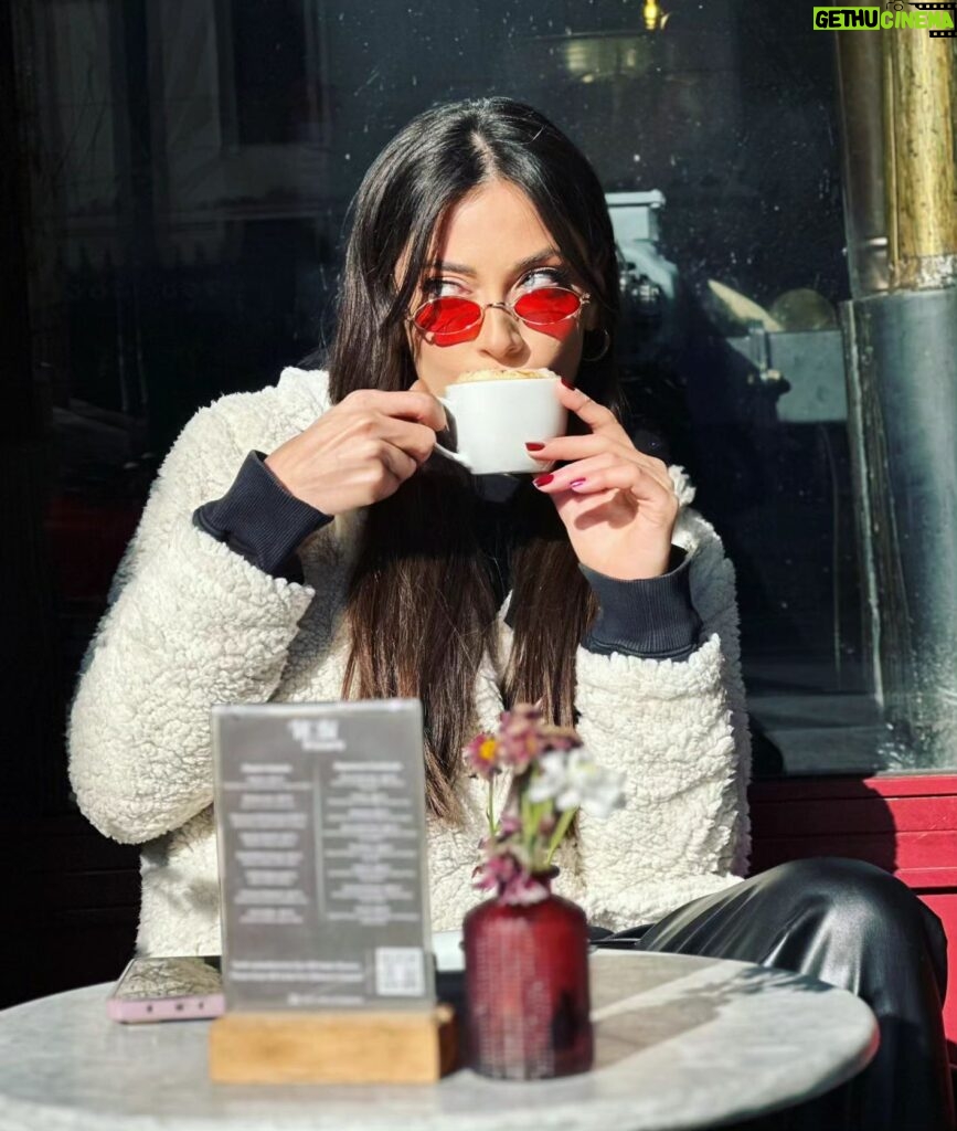 Dilara Büyükbayraktar Instagram - ☕