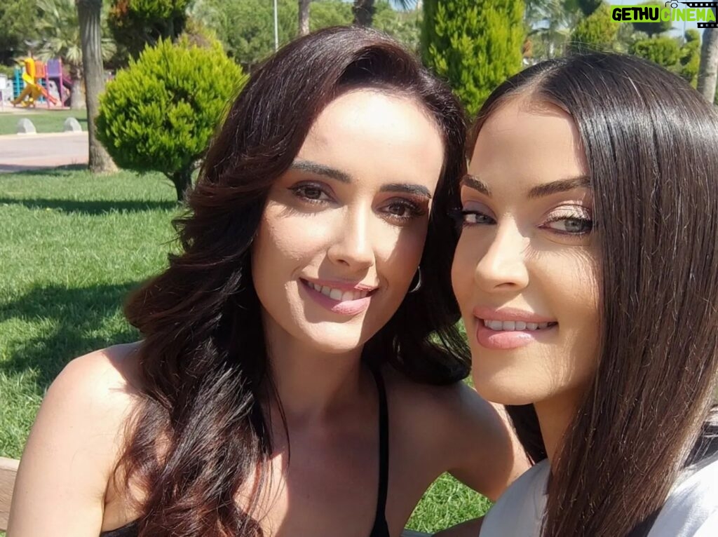 Dilara Büyükbayraktar Instagram - Vee karşınızda Canım Annem dump @canimannemofficial #canımannem #set #tv8 #stellaryapım #saranstudios