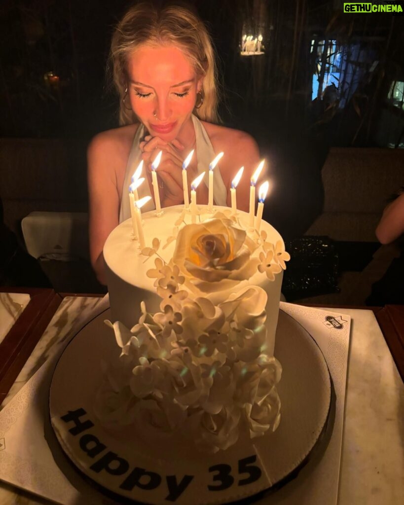 Dilara Öztunç Instagram - Happy 35 💃🏼