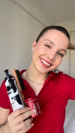 Dilara Kurtulmuş Instagram - Sımsıkı saç toplamak favorim♥️ 

#reklam değil