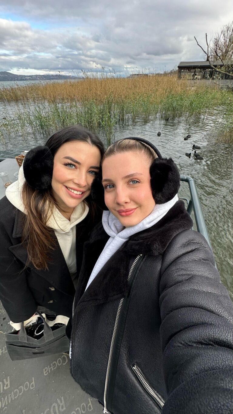 Dilara Kurtulmuş Instagram - Hot latte date ❄️🤍