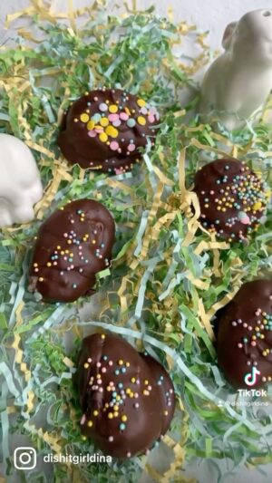 Dina Deleasa Instagram - Chocolate covered buttercream Easter Eggs! Yup, it’s that time of year again! It’s a crazy rainy weekend here, the perfect time to bust out this little project. This one of my most “pinned “ recipes, believe it or not. I think it’s because it’s tied to tradition, and you know I love that ! 

If you want to start your own candy egg tradition, the full recipe is here : https://www.dishitgirl.com/recipes/buttercream-easter-eggs?format=amp

I will link it in my stories , because I don’t know how to do that fancy link comment thing yet, haha! 

Ps- this is like 1 of 3 tik toks I made lol 

#dishitgirl #easyentertaining #candyeastereggs #easterrecipeideas #dessertrecipe #familytradition #buttercreamcandyeggs
