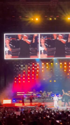 Dina Deleasa Instagram - Congratulations to @kevinjonas and the @jonasbrothers on an epic achievement kicking off tour at Yankee Stadium! 

Years of concerts and wonderful memories, such a great show! Best of luck as you continue on !

#thealbum #yankeestadium