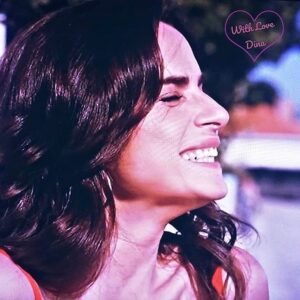 Dina Félix Costa Instagram - Eu sei ... a qualidade da fotografia não é das melhores, mas é o sorriso que emprestei à Marina e que manifesta a emoção, alegria que senti, que sinto, por ter tido o privilégio de dar vida a esta personagem.
Sexta feira foi o último dia de gravações, nessa noite todo o elenco, que posso passar a chamar de amigos , festejou juntos, um projecto que foi feliz e que vou guardar para sempre como dos mais especiais e bonitos da minha vida.
Obrigada a todo o elenco e equipa técnica que fez de mim a actriz mais feliz e mimada do mundo!!!🥰
Continuem a assistir a esta história, que vos irá arrebatar o coração , como arrebatou o meu❤️. Ps ( obrigada à @bia.dallas.pires que captou este momento e publicou esta fotografia.
Obrigada pelo teu apoio e carinho😊.
.
.
@mariajoaopinho 
@pedrolimaoficial 
@filipevargas 
@helenaisabeloficial 
@sofianicholson 
@fernandaserranooficial 
@luisesparteirooficial 
@teresa_tavares 
@nunopardal_actor 
@pedroteixeiraoficial 
@carolinaafrias 
@catarinalopesrebelo 
@bernardolobof 
@goncalonorton 
@joaquimhorta 
@franciscoantunez 
@resto elenco e equipa🥂

#amardepoisdeamar 
#vida #amor
#paixao 
#dipi 
#tvioficial 
#pluralentertainment