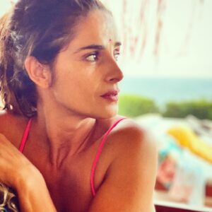 Dina Félix Costa Instagram - O essencial é saber ver
Beijos e Bom dia ❤️😘