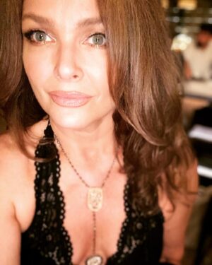 Dina Meyer Instagram - Glam, Bam, Thank you ma’am.
💋
.
.
.
.
.
#glam #strong #sexy #starshiptroopers #saw #beverlyhills90210 #friends #healthylifestyle #instalike #instagood #instamood
