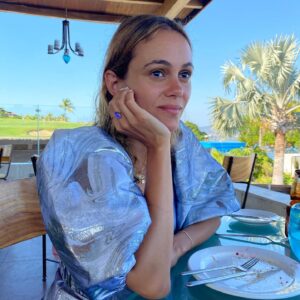 Dina Shihabi Instagram - Grateful for best friends and ocean dips 🌊🦋