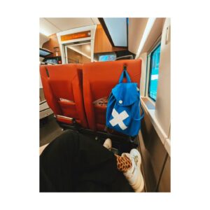 Dinda Kanyadewi Instagram - Hari ini, Jakarta-Padalarang-Stasiun Bandung-Sirnaraga-Cikawao-Rasa-Stasiun Bandung-Padalarang-Jakarta. Yes!