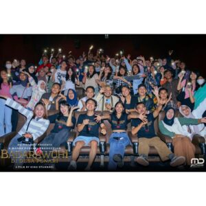Dinda Kanyadewi Instagram - MALANG RUAMEEE POL!!! 🐍

Terima kasih buat kalian yang udah nonton dan bertemu cast Badarawuhi di Desa Penari di @cinepolisid Malang Town Square & @cgv.id Malang City Point. Kami tunggu review-nya ya! Besok kami akan ke Surabaya, tungguin terus update-nya.

#Badarawuhi 
#BadarawuhiDiDesaPenari
#MDEntertainment
#MDPictures