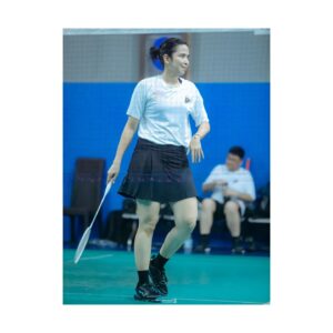 Dinda Kanyadewi Instagram - Lari sana-sini ngejar bola, ngos-ngosan, jatuh, bangun, coba lagi. Itulah kenapa kusuka badminton, bener-bener ngajarin buat sesegera mungkin bangkit dari kegagalan.  Pokoknya harus "comeback stronger" ceunah~ 🏋🏻‍♀️
•
📷 @ratakanan.co
