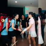 Dinda Kanyadewi Instagram - Biarpun kalah (gpp ya gan~ @marcelchandra 😆), tapi pertandingan tadi di @turnamenolahragaselebritiid @sctv @rans.entertainment menyenangkan sekali. Buat teh @hestipurwadinata dan @suryainsomnia terimakasih buat match serunya, goodluck di final nanti. Juara sih kayaknya, ihiy. 🏋🏻‍♀️ • 📷 @snap.nuel