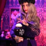 Dionne Slagter Instagram - Omdat je nooit genoeg Halloween looks kunt hebben 🖤 Snoepie? 👻