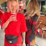 Dionne Slagter Instagram - De triple celebration van @enzoknol en @myronkoops hebben we driedubbel gevierd ❤️🌹 Ik werd voor het eerst in m’n leven een oude fiets genoemd, maakte een reuze gummybeer soldaat met m’n dubbelganger en heb alle ballen verzameld met Def Rhymz. Proost op deze twee 🫶🏼