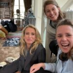 Dionne Stax Instagram - Een week van onschatbare waarde #VanOnschatbareWaarde #VOW 1. Fotobommetje 2. Team ❤️ 3. Wanneer je tijdens opnames je telefoon aan je hoofdredacteur en cameraman toevertrouwt 4. B&B 5. Behind the scenes 6. Finishing touch 7. ‘En wat is je bodemprijs?’ 8. Hoi hoi!