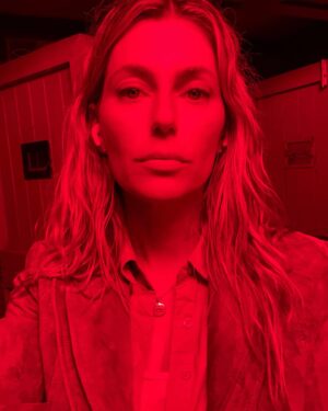 Diora Baird Instagram - NIGHT TRAIN is officially streaming 🥳 Available on @itunes @appletv @amazonprime @vudufans OnDemand DirectTV & so on thanks to @saban_films 📺 Here’s a little BTS dump💩and thank you for tuning in! (It was initially titled Blowin Smoke hence the slate cause that’s showbizz folks and yes that is a frozen burrito on my knee)