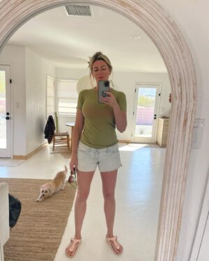 Diora Baird Instagram - Covered in croissant, so it’s been a pretty successful Sunday thus far. 🤗🥐🤌
Reggie agrees.