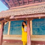 Divya Bharathi Vetrivel Instagram - 𝓖𝓲𝓿𝓮 𝔂𝓸𝓾𝓻𝓼𝓮𝓵𝓯 𝓽𝓲𝓶𝓮 🫶💛 📸 @nakshathra_viswanathan ☺️ #nivashinidivya #nivashini_ma #frankapannuvom #insta #instagood #yellowflowers #lovequotes #loveyourself