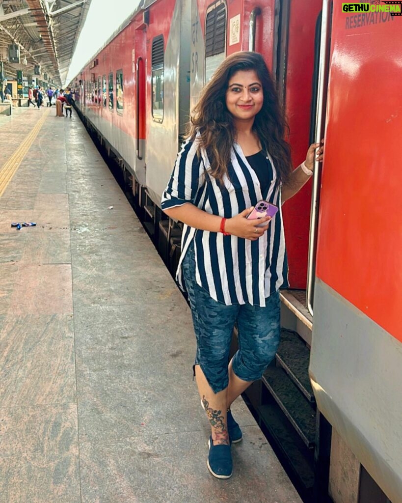 Divya Bharathi Vetrivel Instagram - The train is a small world moving through a larger world 🙌