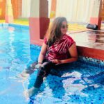 Divya Bharathi Vetrivel Instagram - Feeding my mind and refreshing my body at the poolside🏊‍♀️