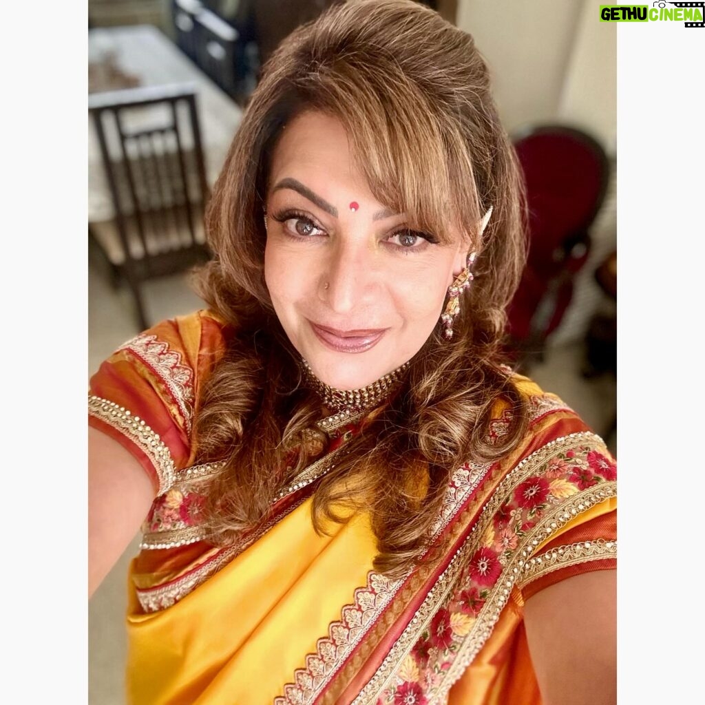 Divya Seth Shah Instagram - This Sunshine Yellow Kanjeevaram was ensconced for Decades in My saree cupboard , still in its original wrapping! I got Gota and zari Borders added to its edges and voila! Resplendent 🌞 Nothing like a Winter Wedding . . . #saree #sareelove #yellow #indian #wedding #fashion #sustainable #renew #environment #winter #sun #mehndi