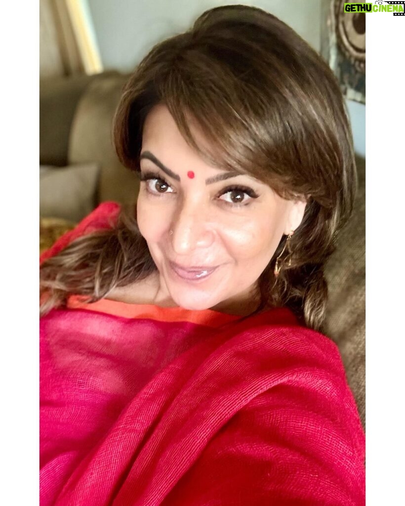 Divya Seth Shah Instagram - Yes . I’m sure Red IS a Fav colour ✔️💄👠🐞🌹🍎🍇🍷 OK Bye . . . #red #ruby #cherry #wine #lips #colour #heat