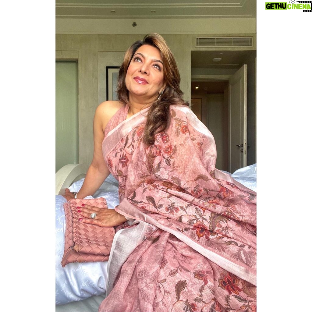 Divya Seth Shah Instagram - Some days All You need is some Pink And some Love And some Good light !! . . . #womenempowerment #womensupportingwomen #rally #girl #girlspower #force #society #work #encourage #vision