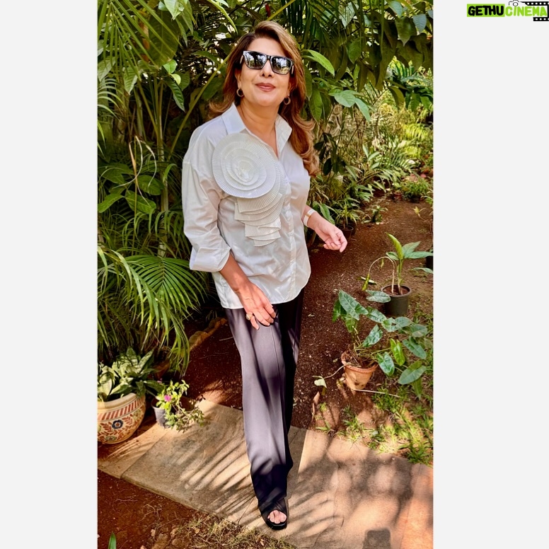 Divya Seth Shah Instagram - Hello February! I was looking forward to You🎉 Let’s Go ❤️ . . . Photos @the_eye_in_the_wild_mihika_ . . . #february #month #2024 #lovely #wedding #party #sunshine #happy