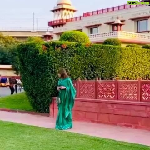 Divya Seth Shah Instagram - I absolutely love the Confidence and bonhomie of this Lady!!!! And yes! The Audio is just like a VOW 🤗 . . . . Love the Video @wamiqsaifi #audio #instagram #instagramers #love #instagramreels #reelsinstagram #viral #views #fun #slay