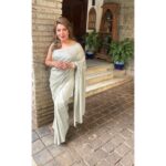 Divya Seth Shah Instagram – This Gorgeous Saree
The  Epitome of a luxurious Drape 
The OliveGreen Sequins and the Opulent design … 

Loved it ! 
Thank you for My LampLighting Saree @hastakala_official for @ombre_showcase 

Photographs @the_eye_in_the_wild_mihika_ 

.

.

.

#saree #sareelove #sareecollection #fashion #fashionblogger #designer #designersarees #store #pune #ombrediwalitrunkshow